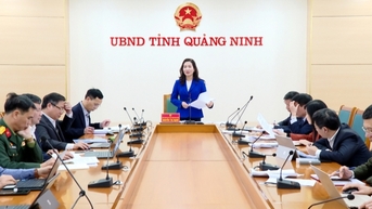 Để "theo kịp, tiến cùng và vượt lên" với ngành công nghiệp bán dẫn