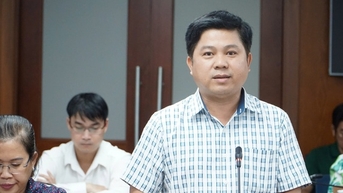 Không cấm giáo viên dạy thêm, nhưng phải đúng quy định