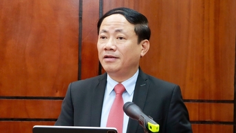 Chủ tịch Bình Định: Phải làm tốt công tác cán bộ, coi trọng người tài