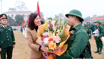 Tỉnh Tuyên Quang tiễn 1.388 tân binh lên đường nhập ngũ