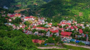Lên phương án di dời một thị trấn do sạt lở