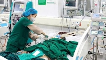 Hôn mê vì lạm dụng rượu không rõ nguồn gốc