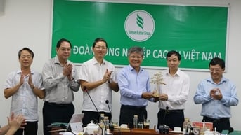 VRG hỗ trợ tỉnh Lai Châu 500 triệu đồng thực hiện chương trình “Xóa nhà tạm, nhà dột nát”