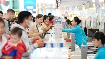 Hàng không thắng lớn dịp Tết với 7,3 triệu khách bay