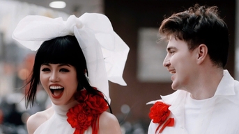 Siêu mẫu Jessica Minh Anh diện đồ đôi trong ngày Valentine
