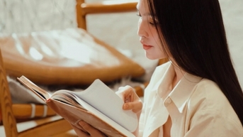 Hiền Thục kể chuyện tuổi thơ ngọt ngào qua MV mới