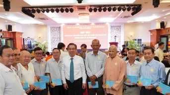Họp mặt đồng bào tiêu biểu các dân tộc thiểu số