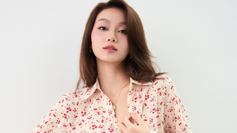 Đơn giản nhưng sang xịn nhất mùa này là áo sơ mi trơn, sơ mi họa tiết