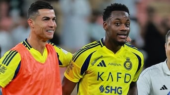 Ronaldo vì đồng đội giúp Al Nassr thắng ngoạn mục, HLV Mourinho rộng cửa ở Europa League