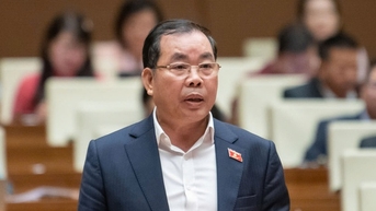 វិមជ្ឈការ និង​ការ​ផ្ទេរ​សិទ្ធិ​អំណាច​ច្បាស់លាស់ មិន​អនុញ្ញាត​ឱ្យ​រឿង​តូចតាច​ដាក់​ទៅ​នាយក​រដ្ឋមន្ត្រី។