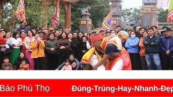 Lưu giữ truyền thống qua lễ hội làng