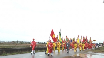 Náo nức hội đình Vạn Ninh