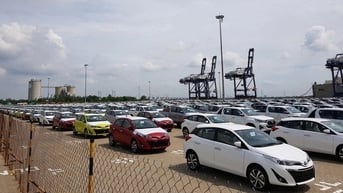 Nhập khẩu, tiêu thụ ô tô giảm mạnh trong tháng đầu năm