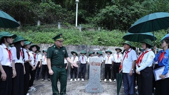 Vùng đất biên cương “nở hoa”