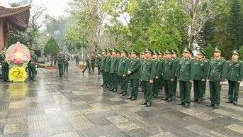 Bộ đội Biên phòng tỉnh dâng hương tri ân các Anh hùng liệt sĩ Pò Hèn
