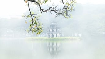  Hồ Gươm mùa thay lá