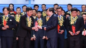 Tổng Liên đoàn Lao động Việt Nam biểu dương 95 công nhân đảng viên tiêu biểu