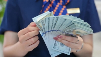 USD đối mặt với bức tranh tiêu cực