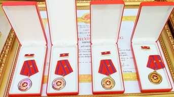 Lấy ý kiến người dân về đề nghị khen thưởng Huân chương Lao động hạng Ba
