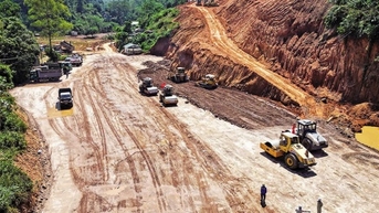 Thúc trụ cột tăng trưởng đầu tư công