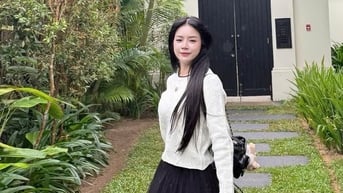 Chân váy dài tới mắt cá chân vừa sang chảnh lại tôn dáng hết cỡ