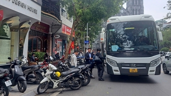 Bố trí điểm trung chuyển khi hạn chế xe du lịch vào phố cổ