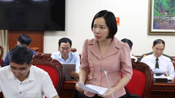 기구를 간소화할 때 약 800명의 해고된 간부, 공무원 및 공공 직원을 지원하기 위해 1,580억 VND를 지출하도록 도인민위원회에 제출합니다.