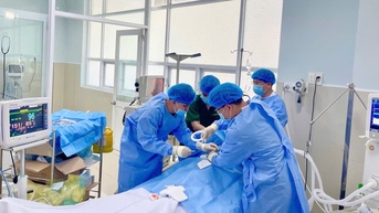 Mở khí quản nong qua da, cứu kịp thời bệnh nhân bị phổi tắc nghẽn mãn tính