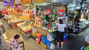 Ly nước mía, nước dừa cũng tăng giá nên phải thắt chặt chi tiêu