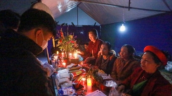 អាថ៍កំបាំងនៃផ្សារខ្មោច ដែលបើកត្រឹមពាក់កណ្តាលអធ្រាត្រនៅ Bac Ninh