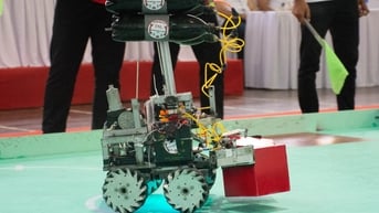 Đà Nẵng nhận dự án từ tổ chức của Thụy Sĩ, có 40 robot cứu hỏa cho câu lạc bộ lập trình