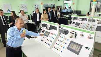Tập đoàn hàng đầu Pháp hỗ trợ đào tạo hơn 45.000 kỹ sư Việt để phát triển nguồn 'nhân lực xanh'
