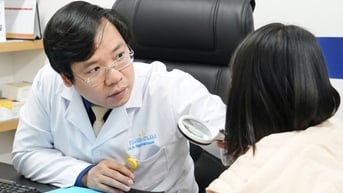 Mẩn đỏ khắp người vì dùng mỹ phẩm người yêu tặng ngày Valentine