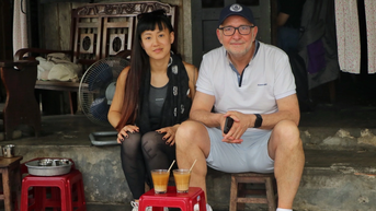 Sau 30 năm, người cha Pháp vượt 10.000 km dẫn con gái về TP.HCM tìm mẹ