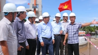 Cống âu Rạch Mọp (Sóc Trăng) góp phần phục vụ sản xuất và kiểm soát nguồn nước bờ Nam sông...