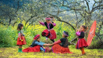 Khi mùa xuân chạm đất trời