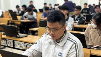 Học sinh lớp 12, một vai nhiều gánh nặng ôn thi