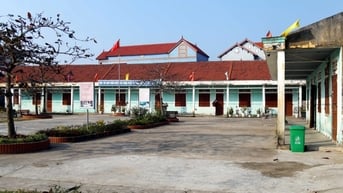 Vụ 154 học sinh nghỉ học, 40 người vận động được 1 em: Xây lại điểm trường