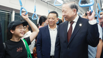 Tổng Bí thư Tô Lâm đi Metro số 1 TPHCM, trò chuyện với người dân