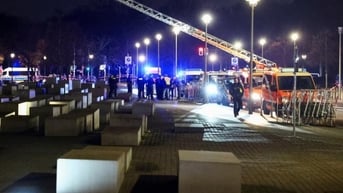 Đâm dao tại đài tưởng niệm Holocaust ở Berlin