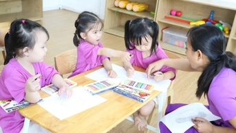 Hà Nội xem xét hỗ trợ kinh phí thực hiện chế độ tiền thưởng cho giáo viên