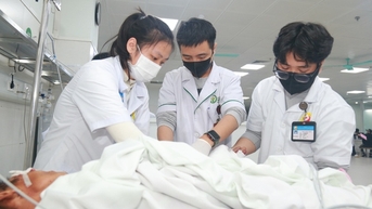 Chuyển nhiều bệnh nhân nặng về Hà Nội