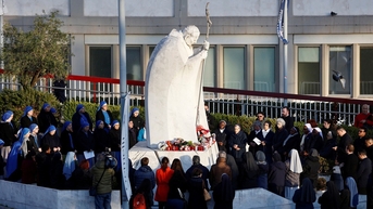 Vatican thông báo Giáo hoàng Francis nguy kịch