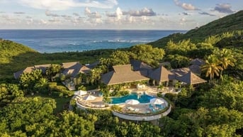 Đảo chỉ có một khách sạn được giới siêu giàu yêu thích