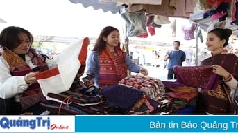 Nhiều chuyển biến tích cực trong hoạt động thương mại biên giới