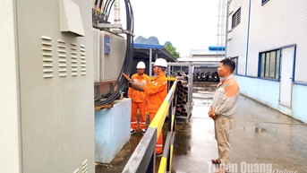 Công ty Điện lực Tuyên Quang đẩy mạnh cung cấp dịch vụ điện đến khách hàng