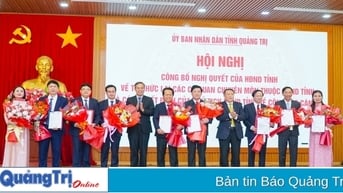 Công bố nghị quyết, quyết định về tổ chức lại các cơ quan chuyên môn và công tác cán bộ thuộc UBND tỉnh