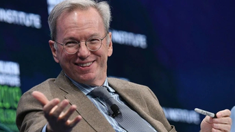 Cựu CEO Google và 1.000 chuyên gia sắp đến Việt Nam bàn về AI, bán dẫn