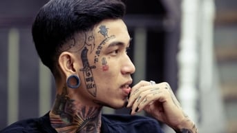 Ai dồn Dế Choắt vào đường cùng?