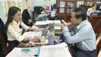 Phấn đấu tăng thu, đẩy mạnh chuyển đổi số